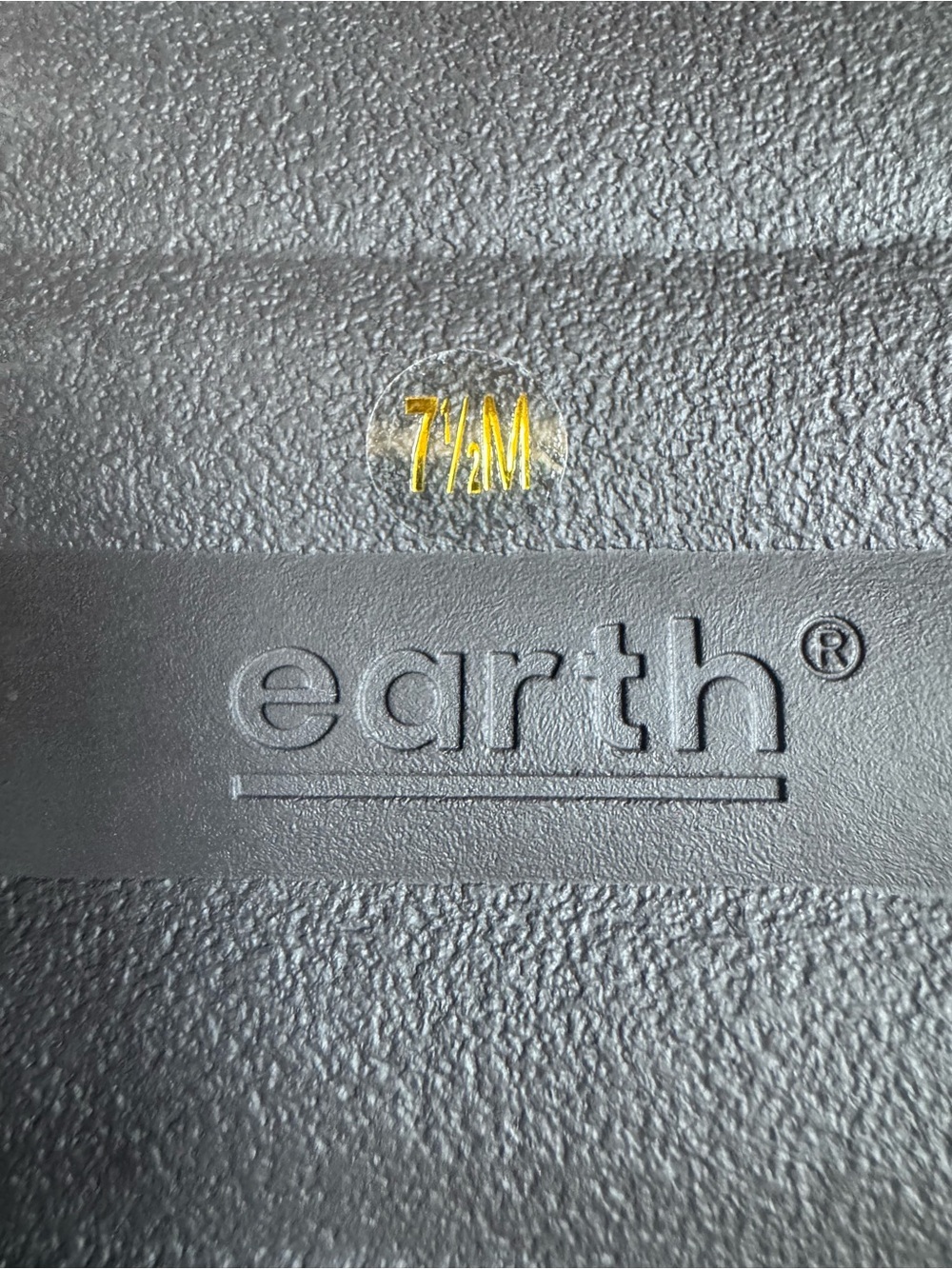 Earth leather strappy buckle sandals with soft footbed - Picture 5 of 8